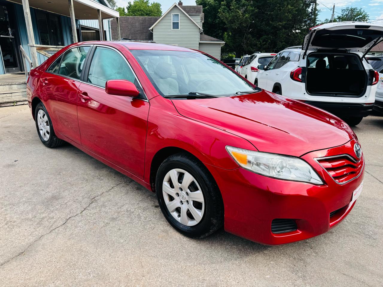 Toyota Camry 4dr Sdn LE Auto 2010