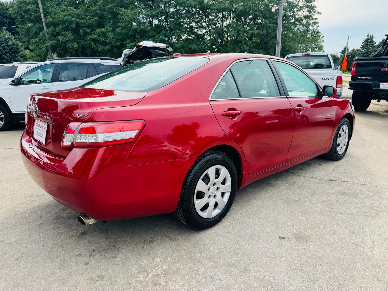 Toyota Camry 4dr Sdn LE Auto 2010