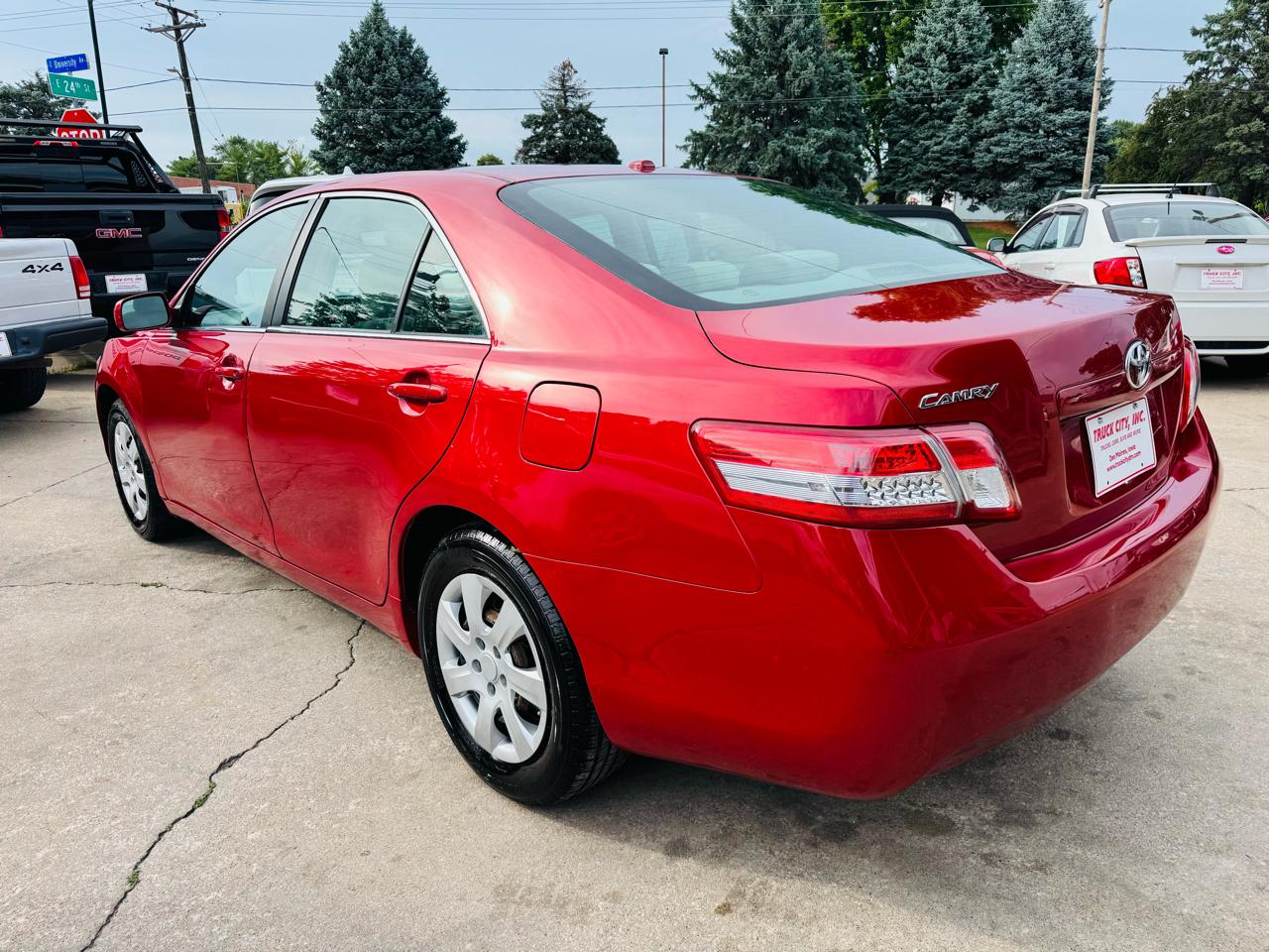 Toyota Camry 4dr Sdn LE Auto 2010