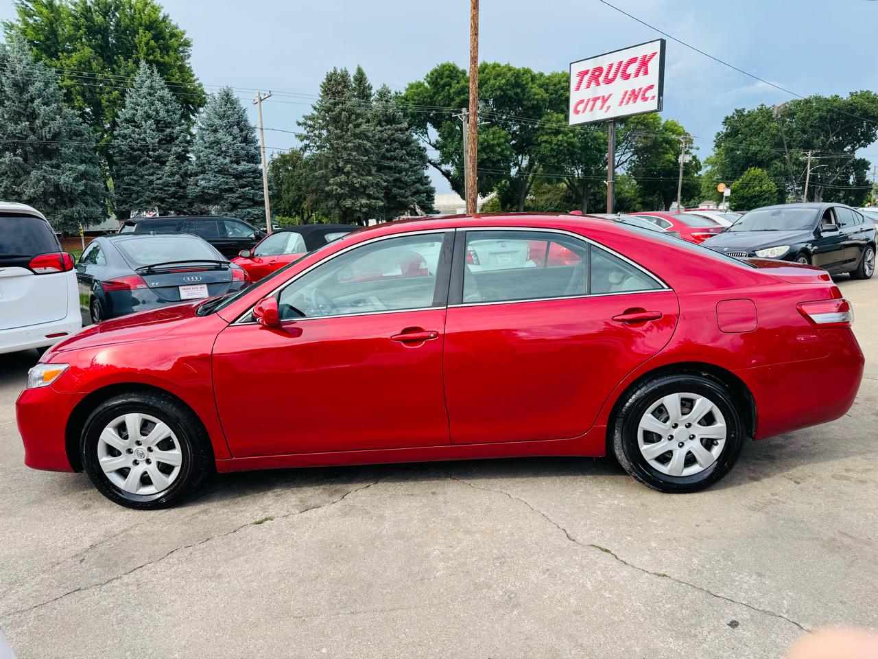 Toyota Camry 4dr Sdn LE Auto 2010