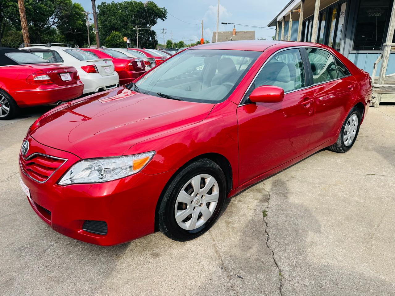 Toyota Camry 4dr Sdn LE Auto 2010