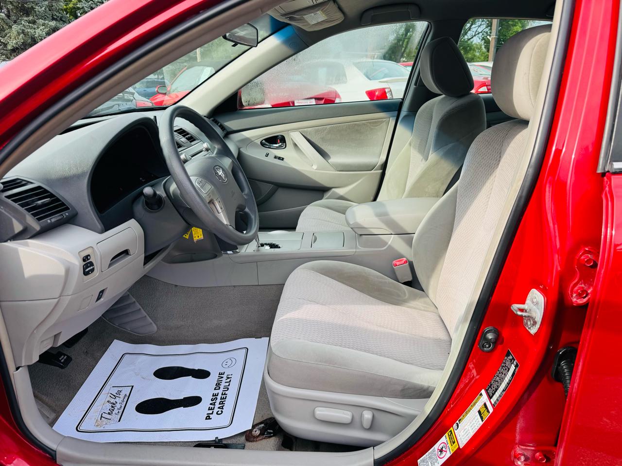 Toyota Camry 4dr Sdn LE Auto 2010