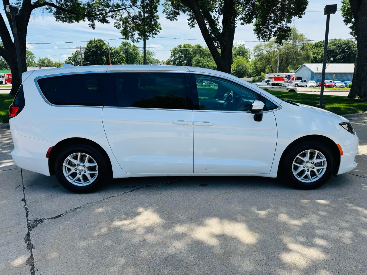 Chrysler Pacifica LX 2018