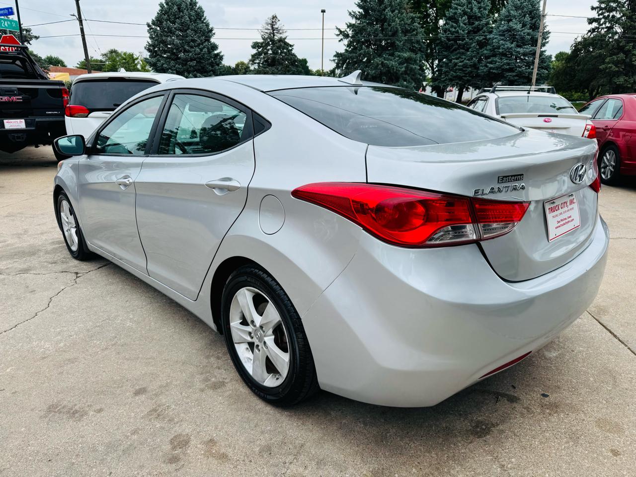 Hyundai Elantra 4dr Sdn Auto GLS 2013