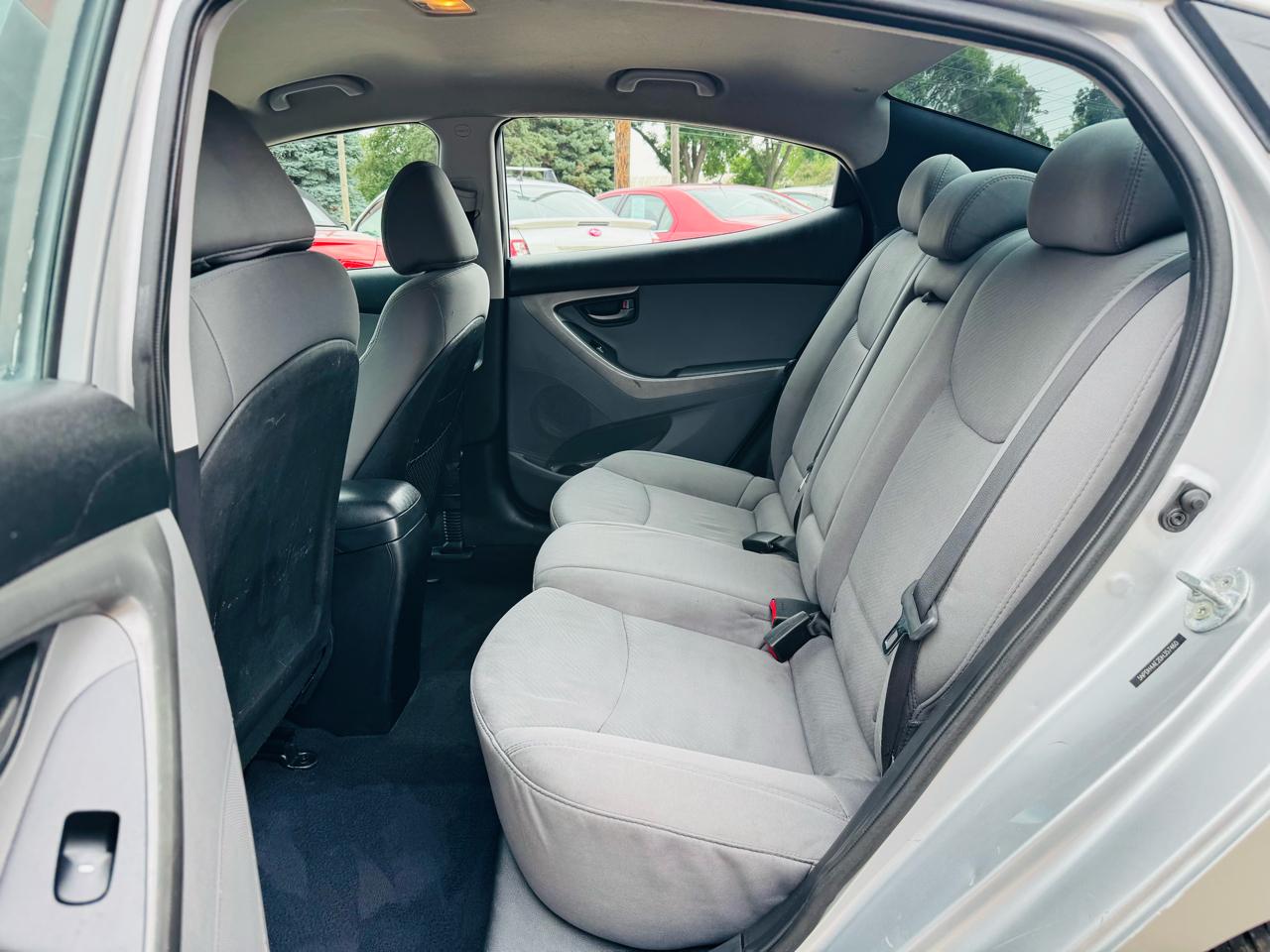 Hyundai Elantra 4dr Sdn Auto GLS 2013