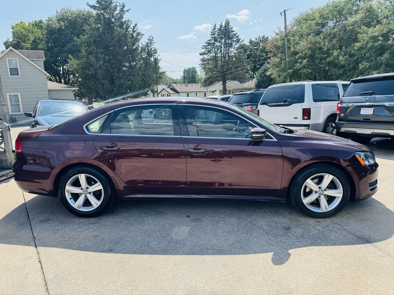 Volkswagen Passat 2.5L SE AT 2013