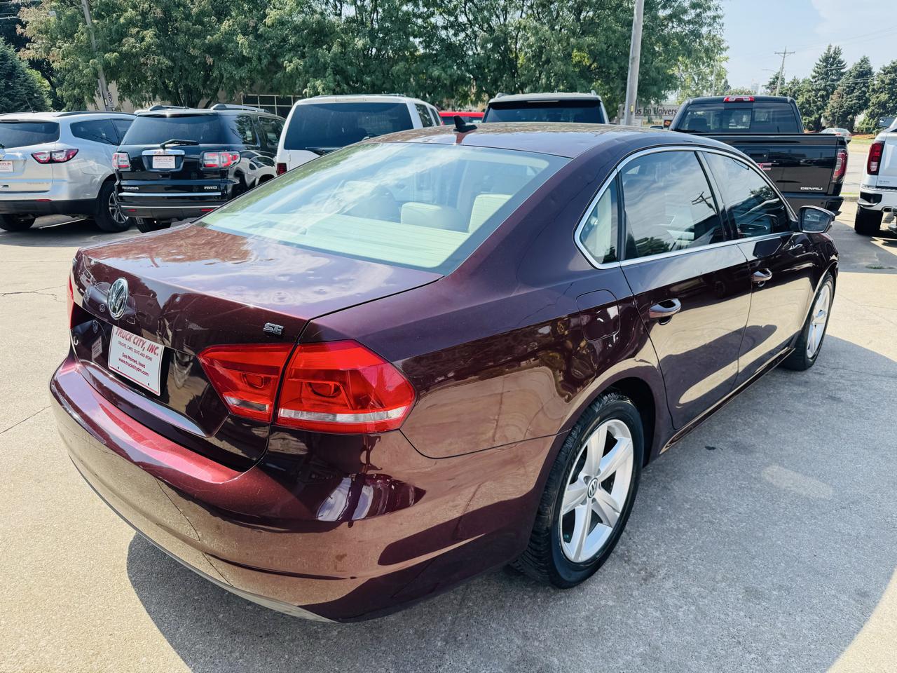Volkswagen Passat 2.5L SE AT 2013