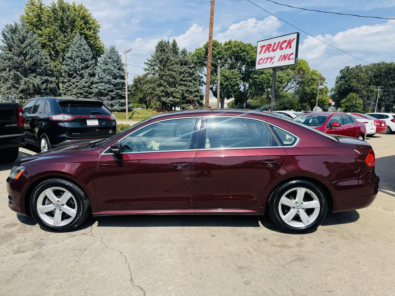 Volkswagen Passat 2.5L SE AT 2013
