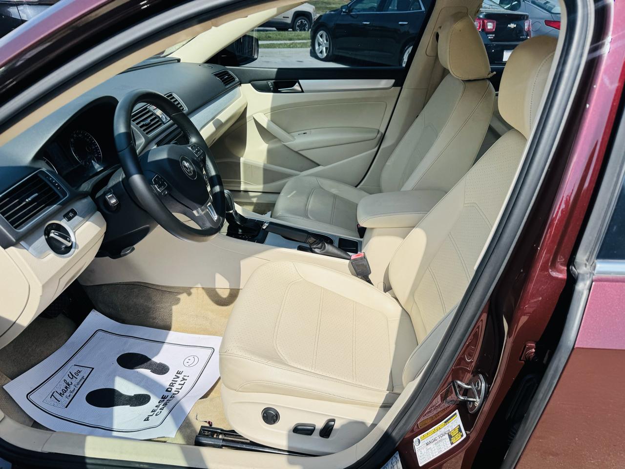 Volkswagen Passat 2.5L SE AT 2013