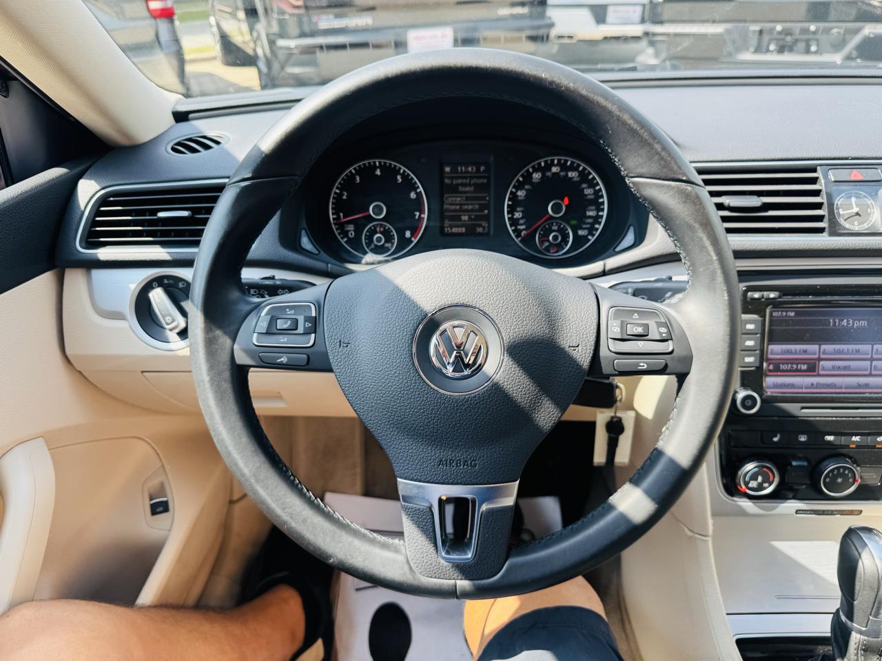 Volkswagen Passat 2.5L SE AT 2013