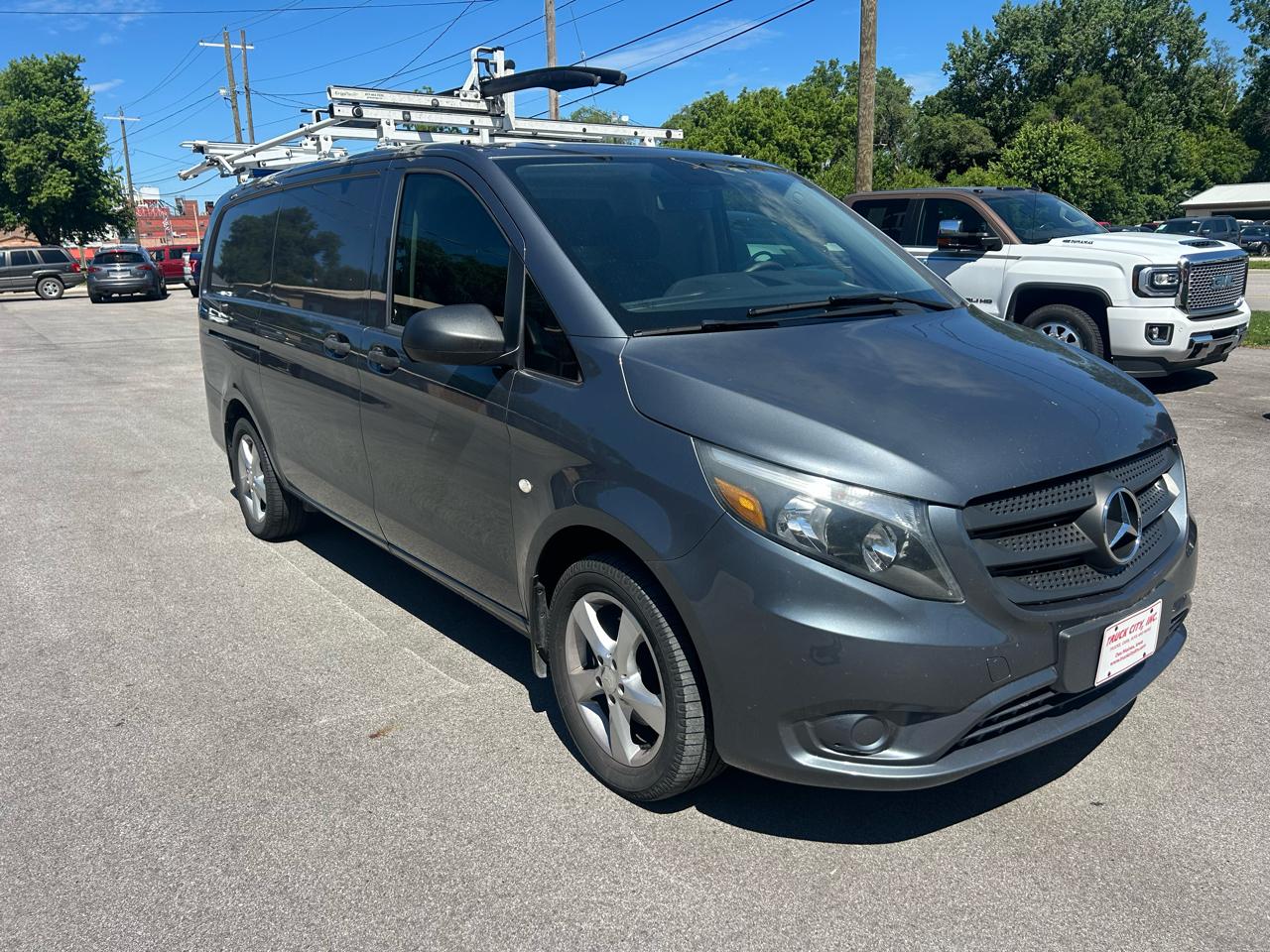 Mercedes-Benz Metris Cargo Van 2017