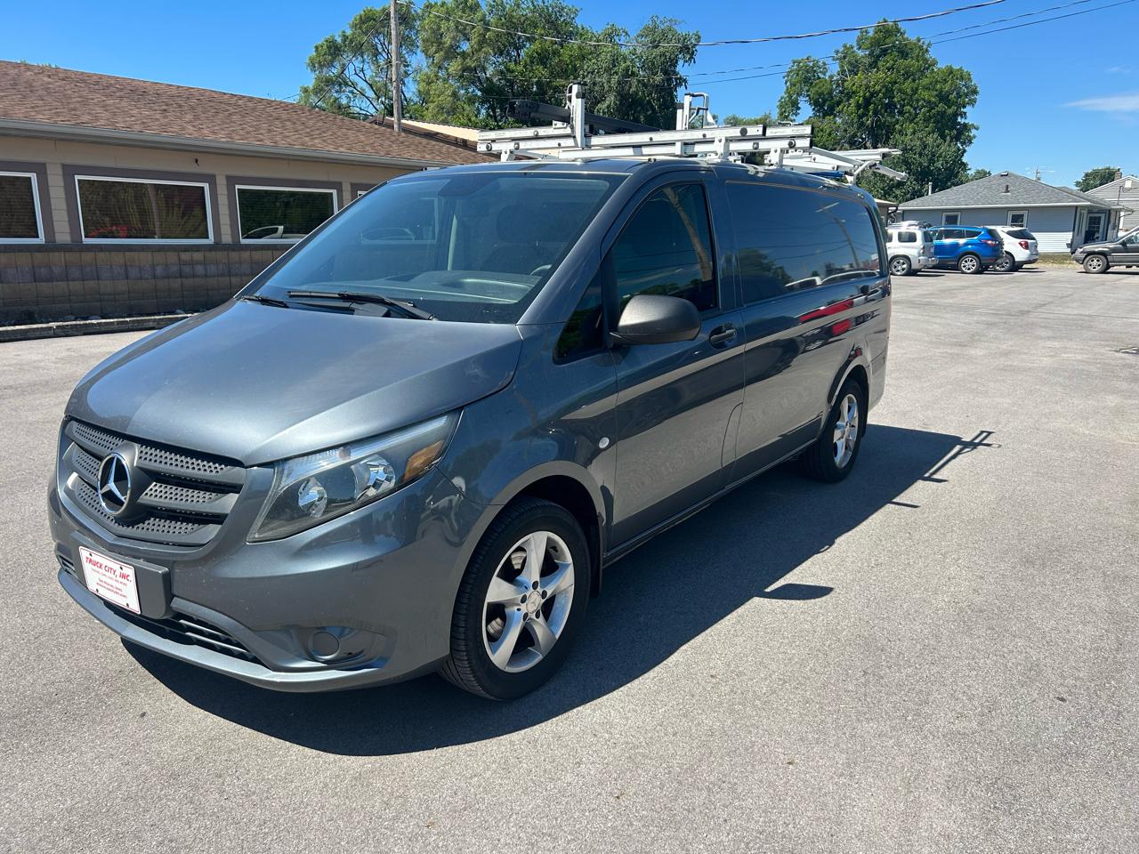Mercedes-Benz Metris Cargo Van 2017