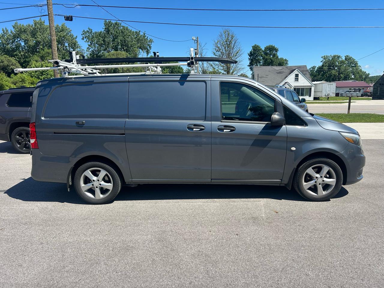Mercedes-Benz Metris Cargo Van 2017