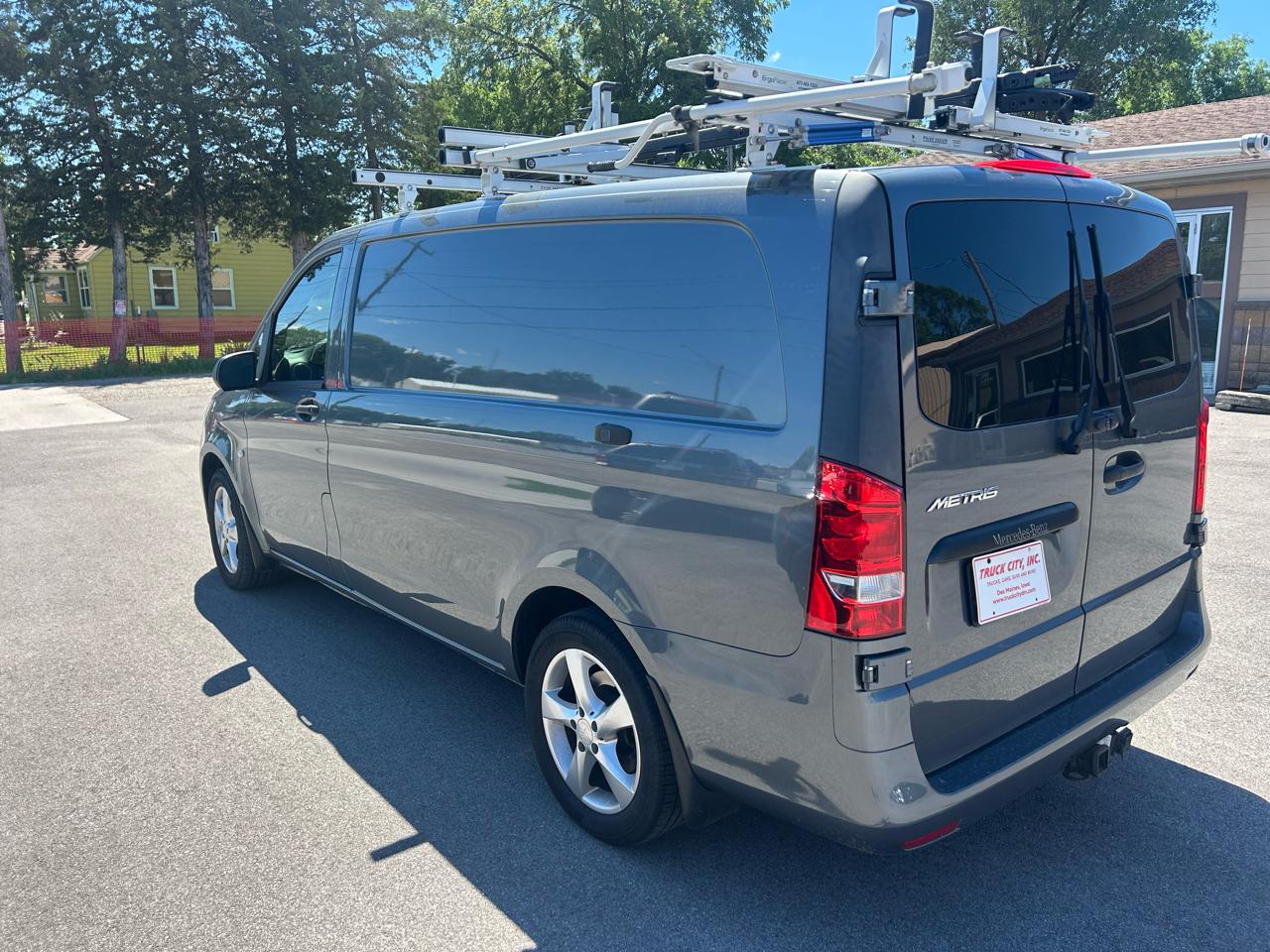 Mercedes-Benz Metris Cargo Van 2017