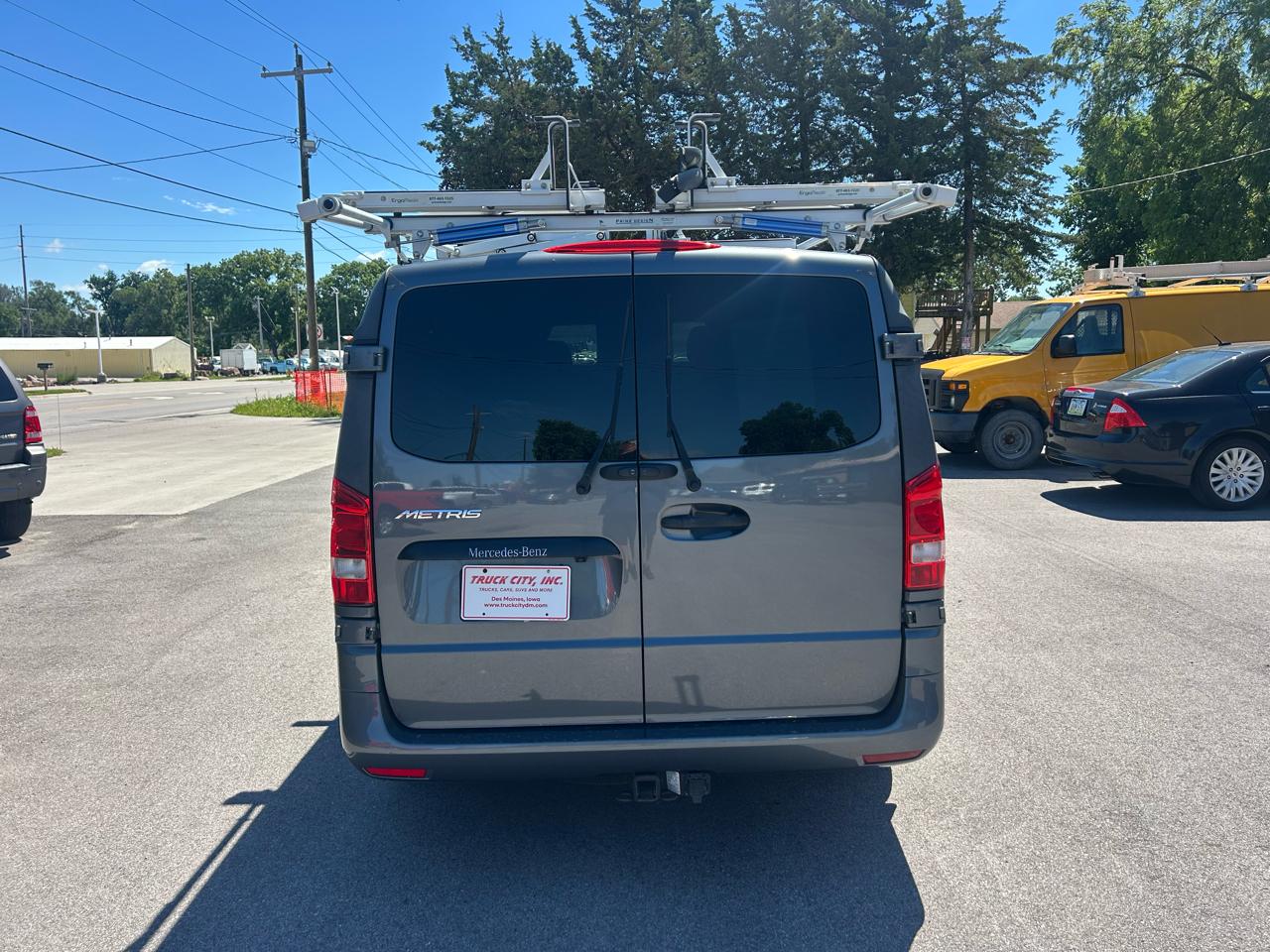 Mercedes-Benz Metris Cargo Van 2017