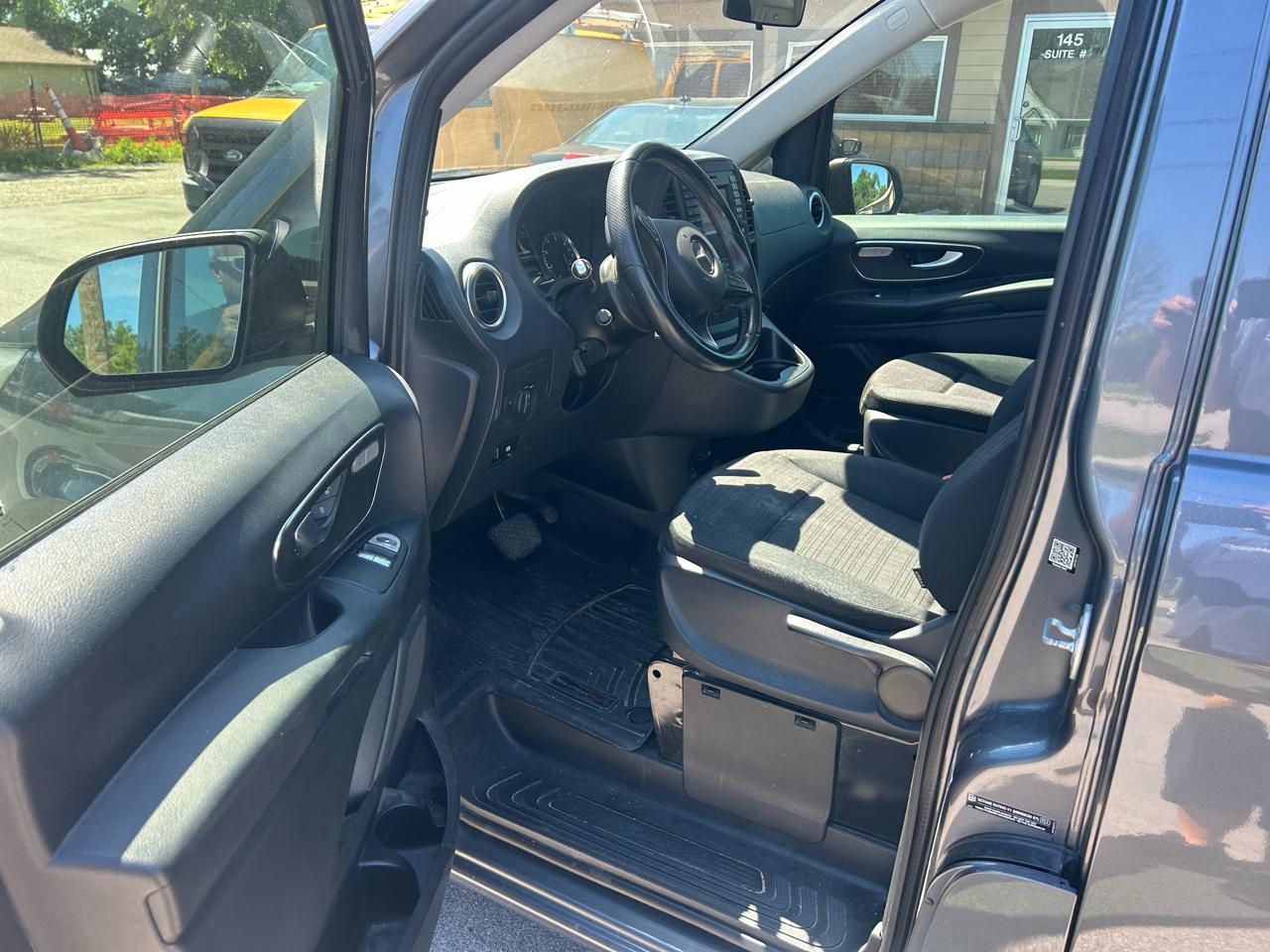 Mercedes-Benz Metris Cargo Van 2017