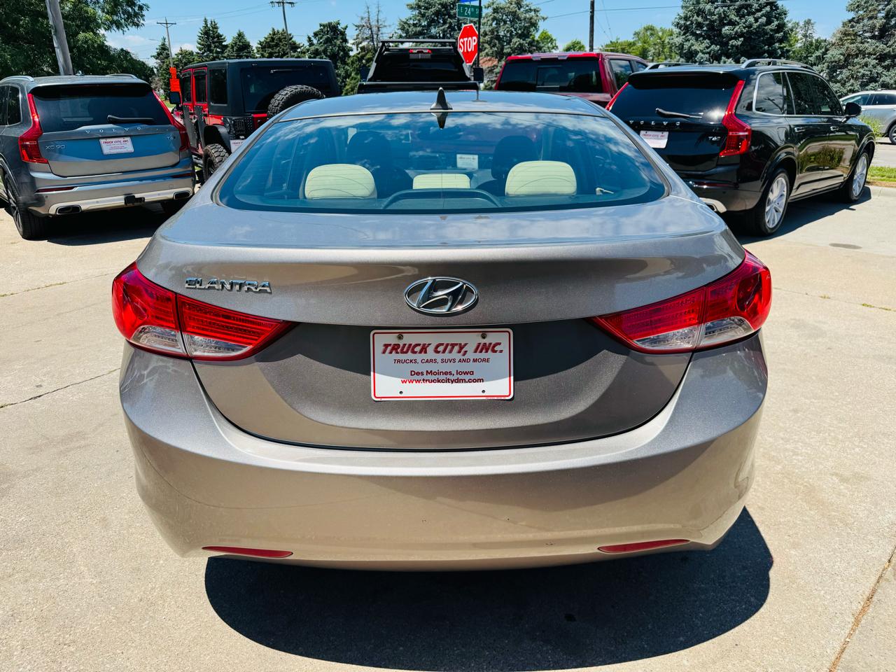 Hyundai Elantra GLS M/T 2013