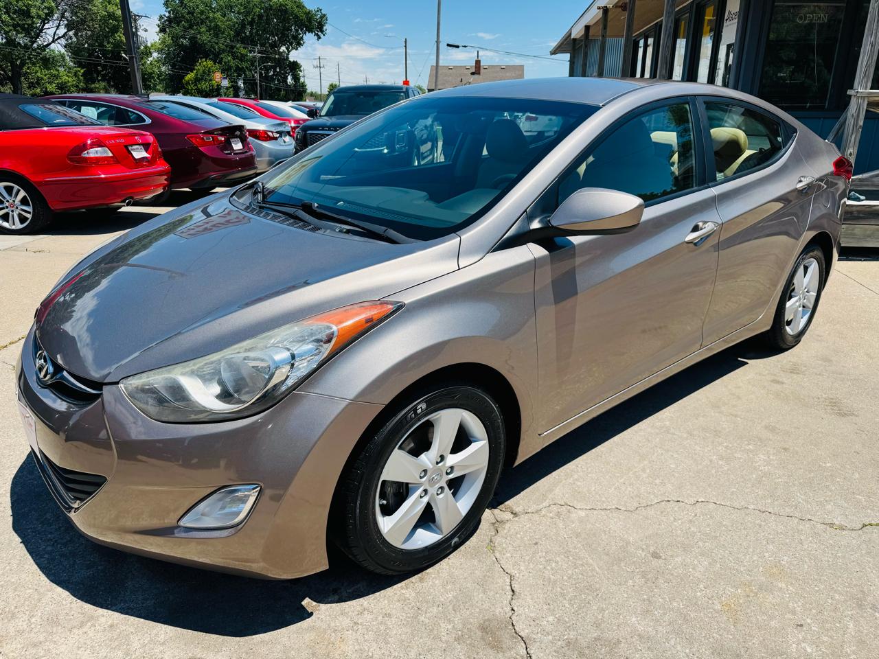 Hyundai Elantra GLS M/T 2013