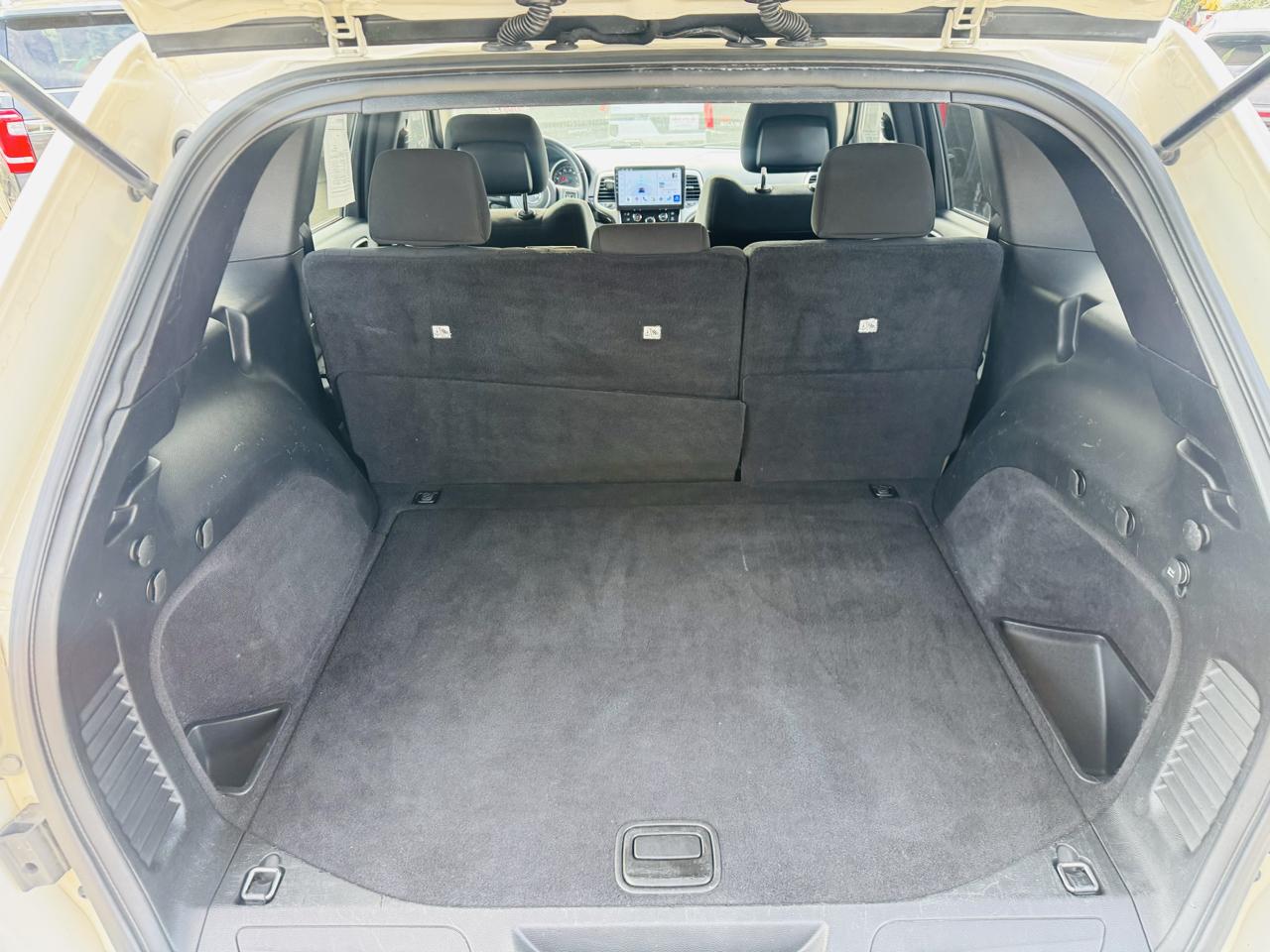 Jeep Grand Cherokee Laredo 4WD 2012