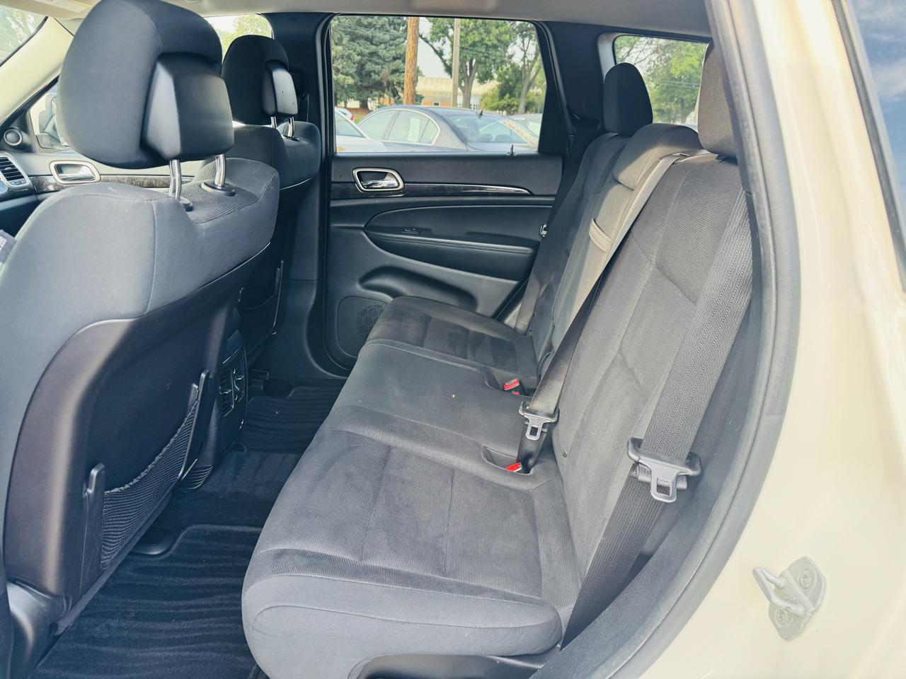 Jeep Grand Cherokee Laredo 4WD 2012