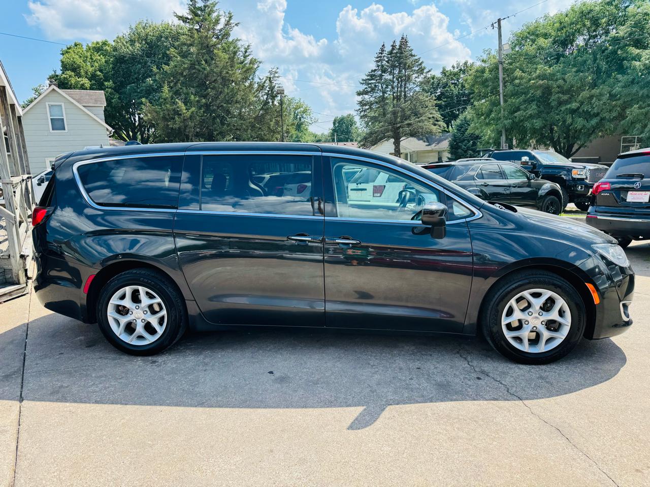 Chrysler Pacifica Touring-L 2017