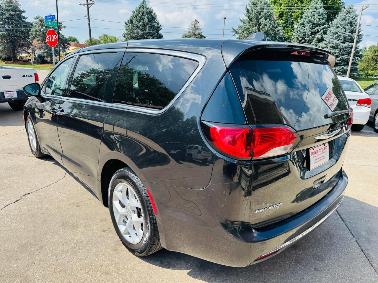 Chrysler Pacifica Touring-L 2017
