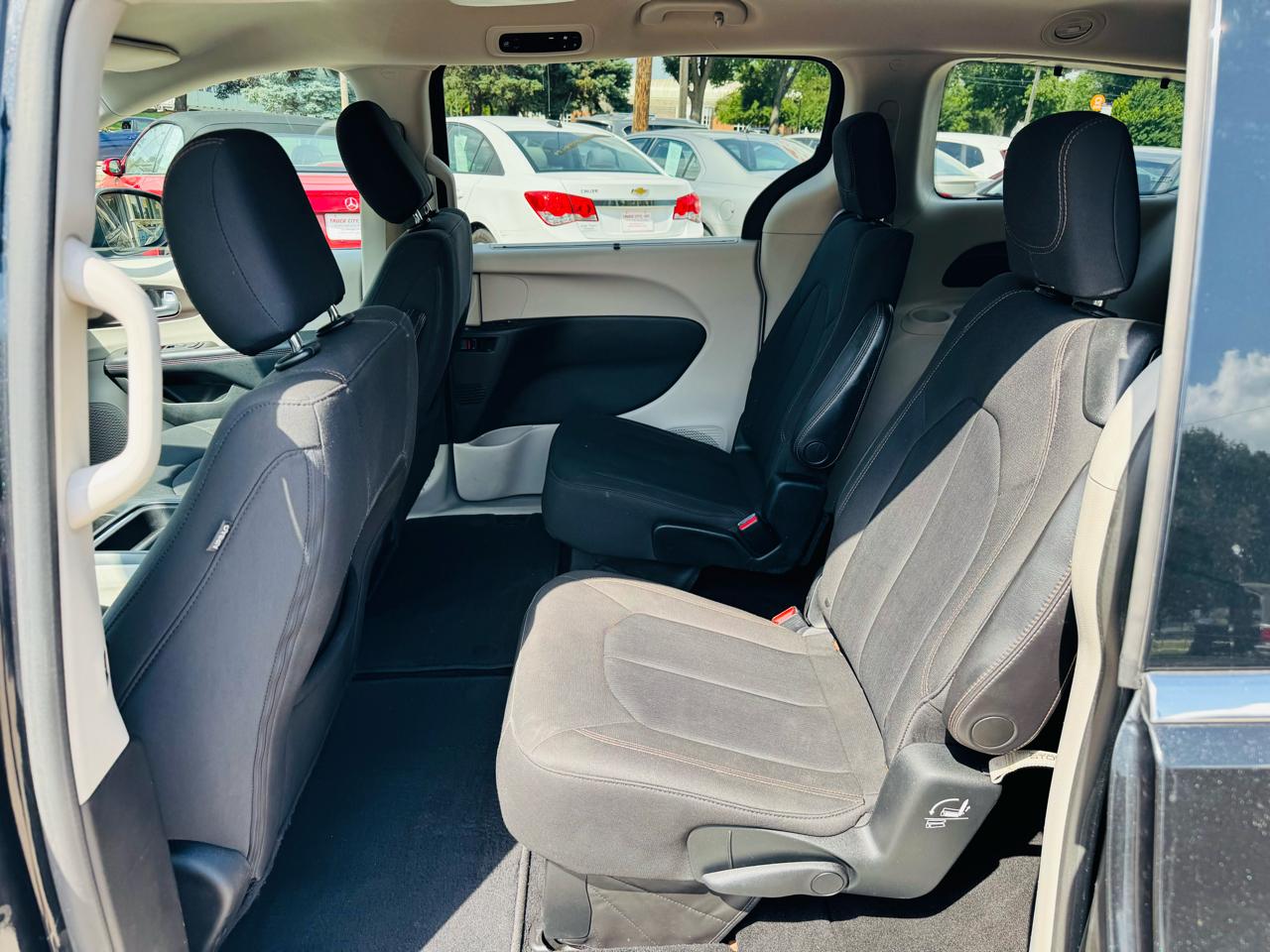 Chrysler Pacifica Touring-L 2017