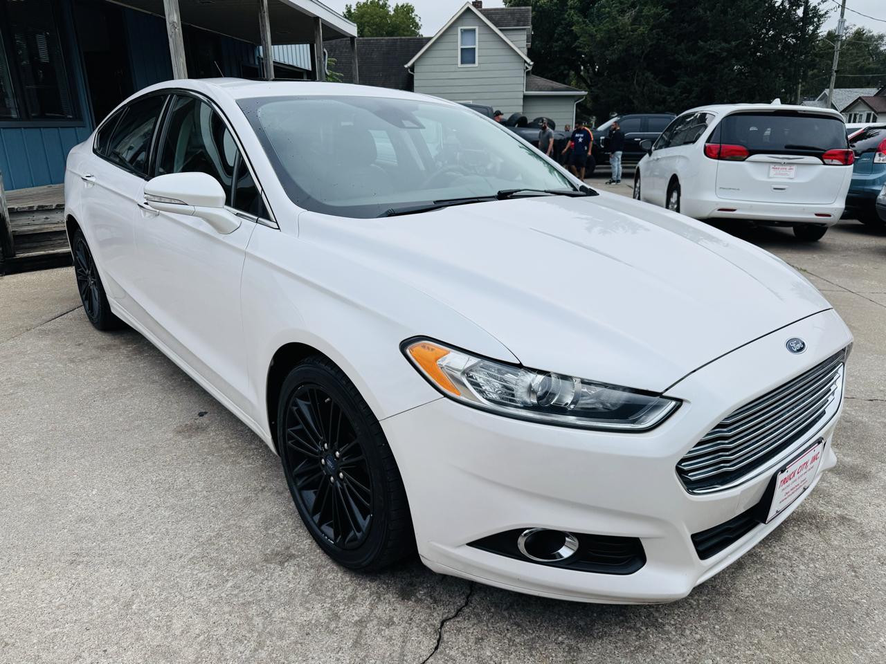 Ford Fusion SE 2016