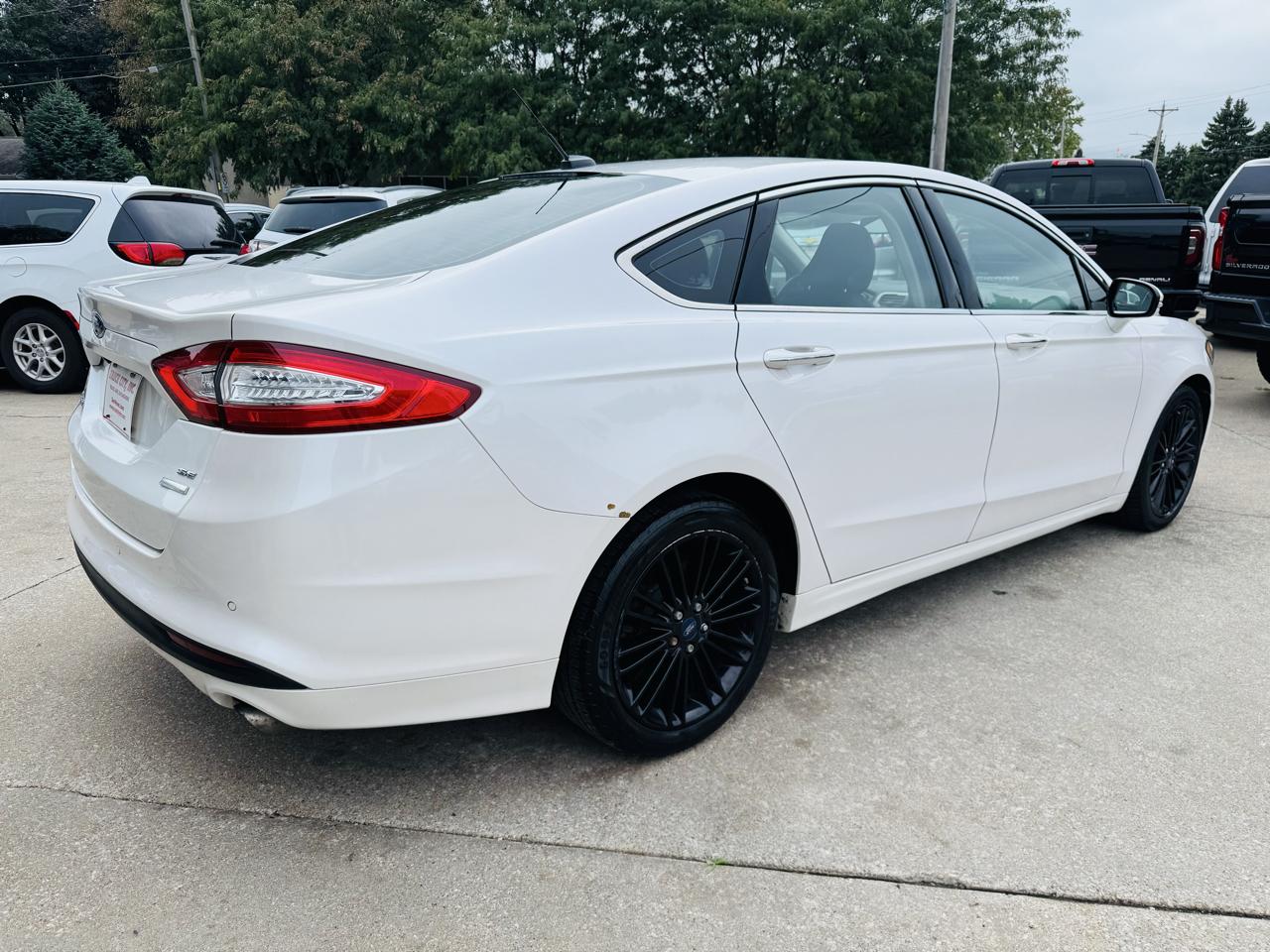 Ford Fusion SE 2016