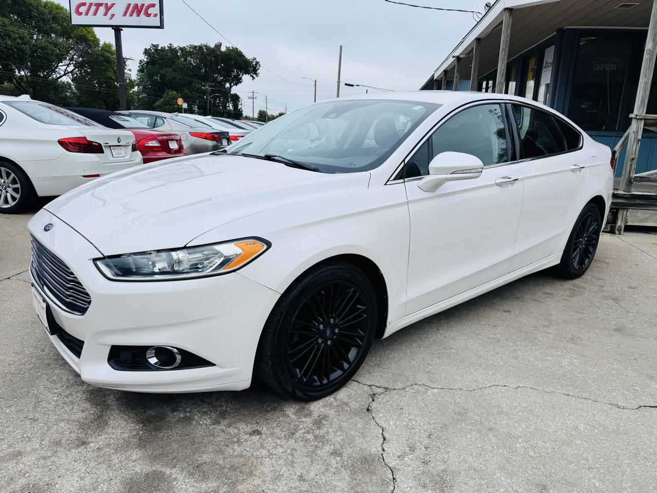 Ford Fusion SE 2016