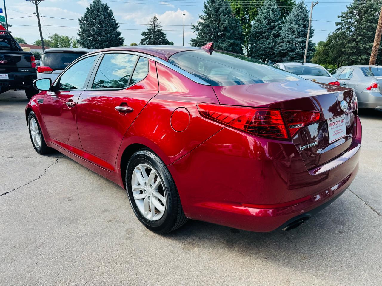 Kia Optima 4dr Sdn LX Auto 2013