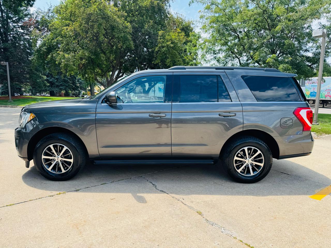 Ford Expedition XLT 4WD 2020