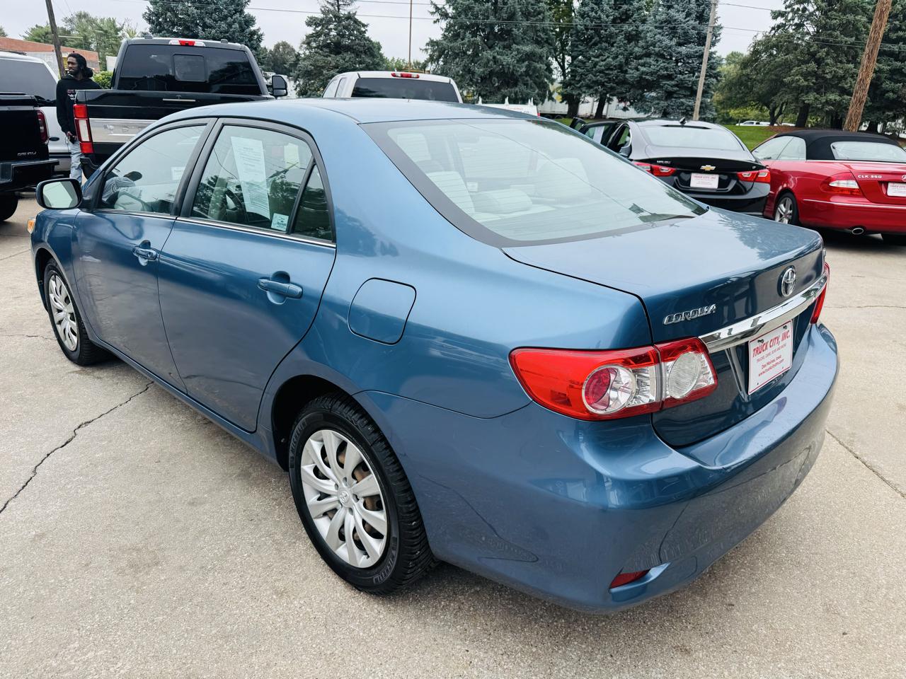 Toyota Corolla LE 4D Sedan at 2013