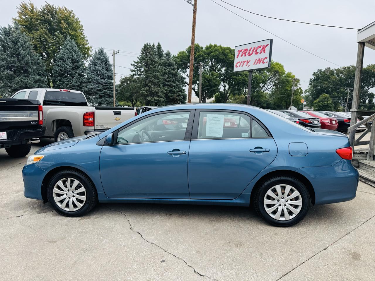 Toyota Corolla LE 4D Sedan at 2013