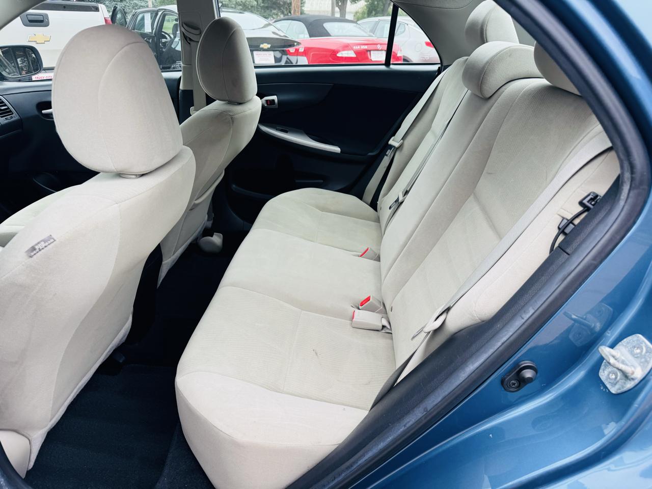 Toyota Corolla LE 4D Sedan at 2013