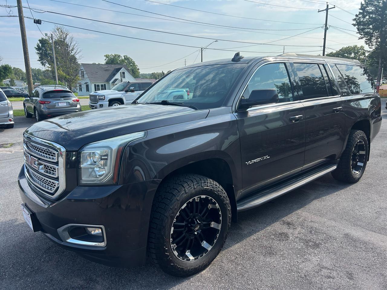 GMC Yukon XL SLE 1/2 Ton 4WD 2015