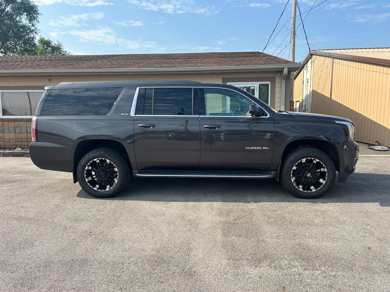 GMC Yukon XL SLE 1/2 Ton 4WD 2015