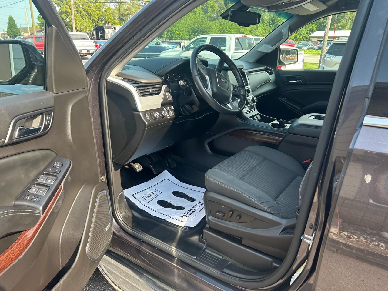GMC Yukon XL SLE 1/2 Ton 4WD 2015