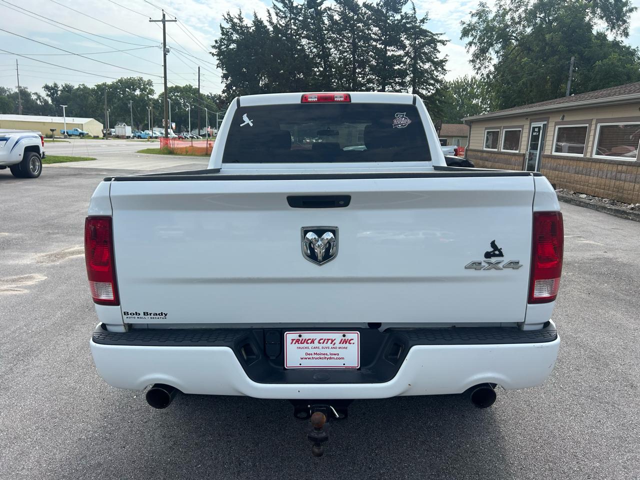 RAM 1500 4WD Crew Cab 140.5" ST 2012