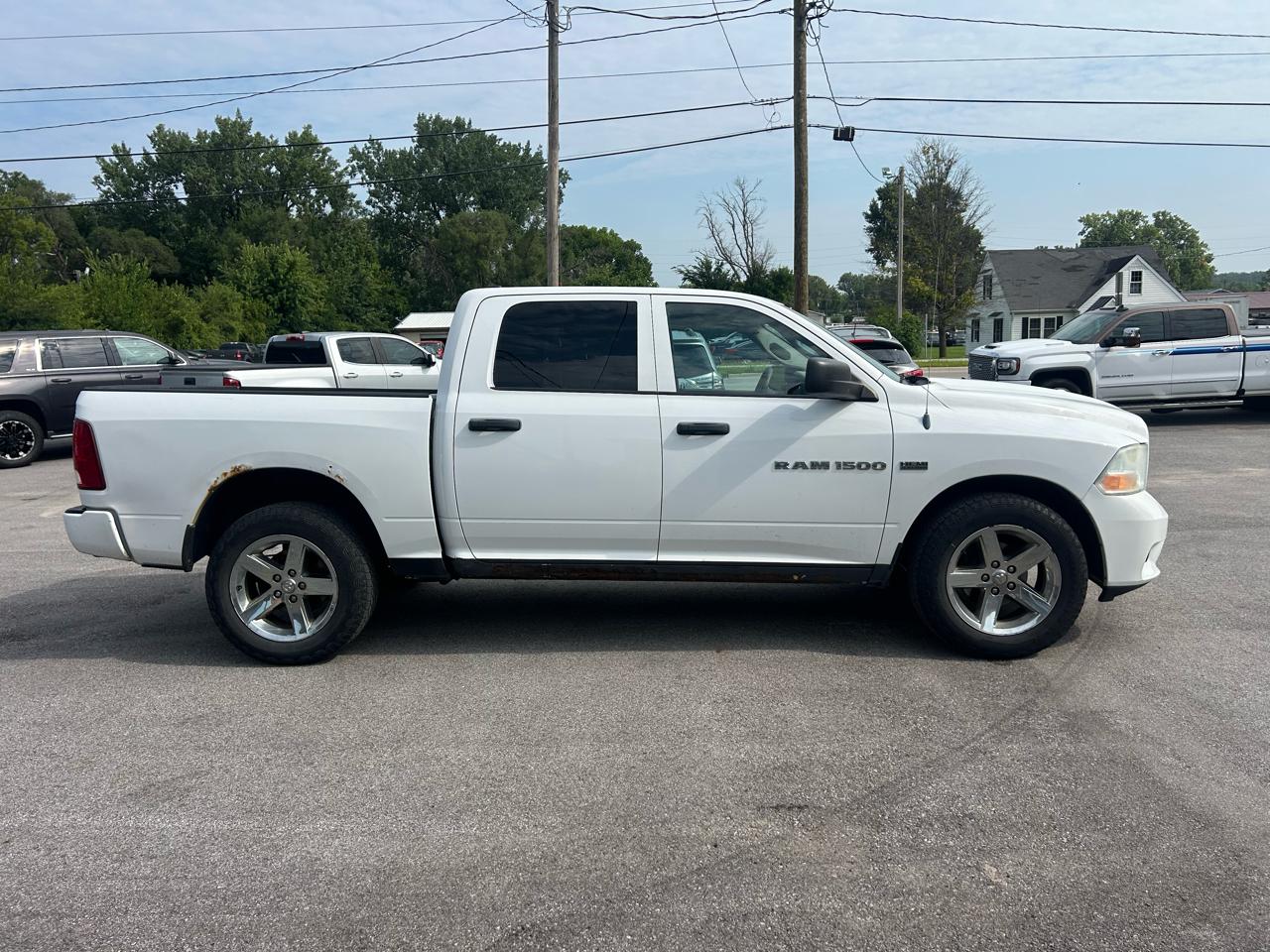 RAM 1500 4WD Crew Cab 140.5" ST 2012