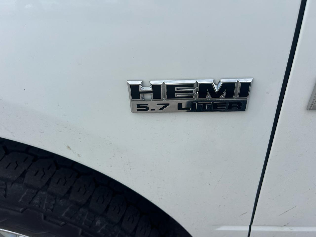 RAM 1500 4WD Crew Cab 140.5" ST 2012