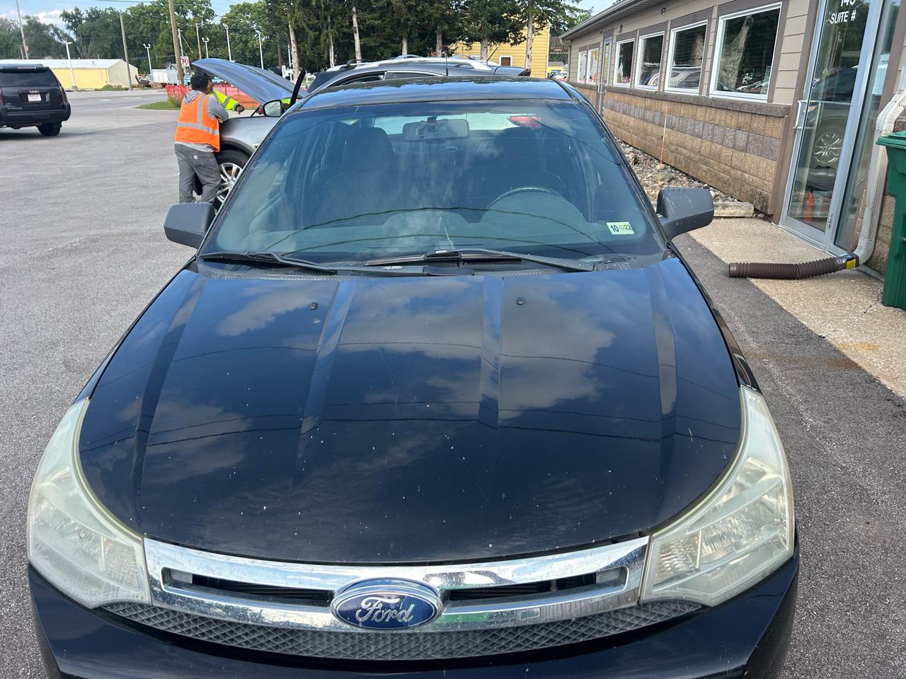 Ford Focus SE Sedan 2010
