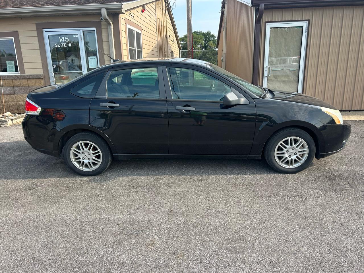 Ford Focus SE Sedan 2010