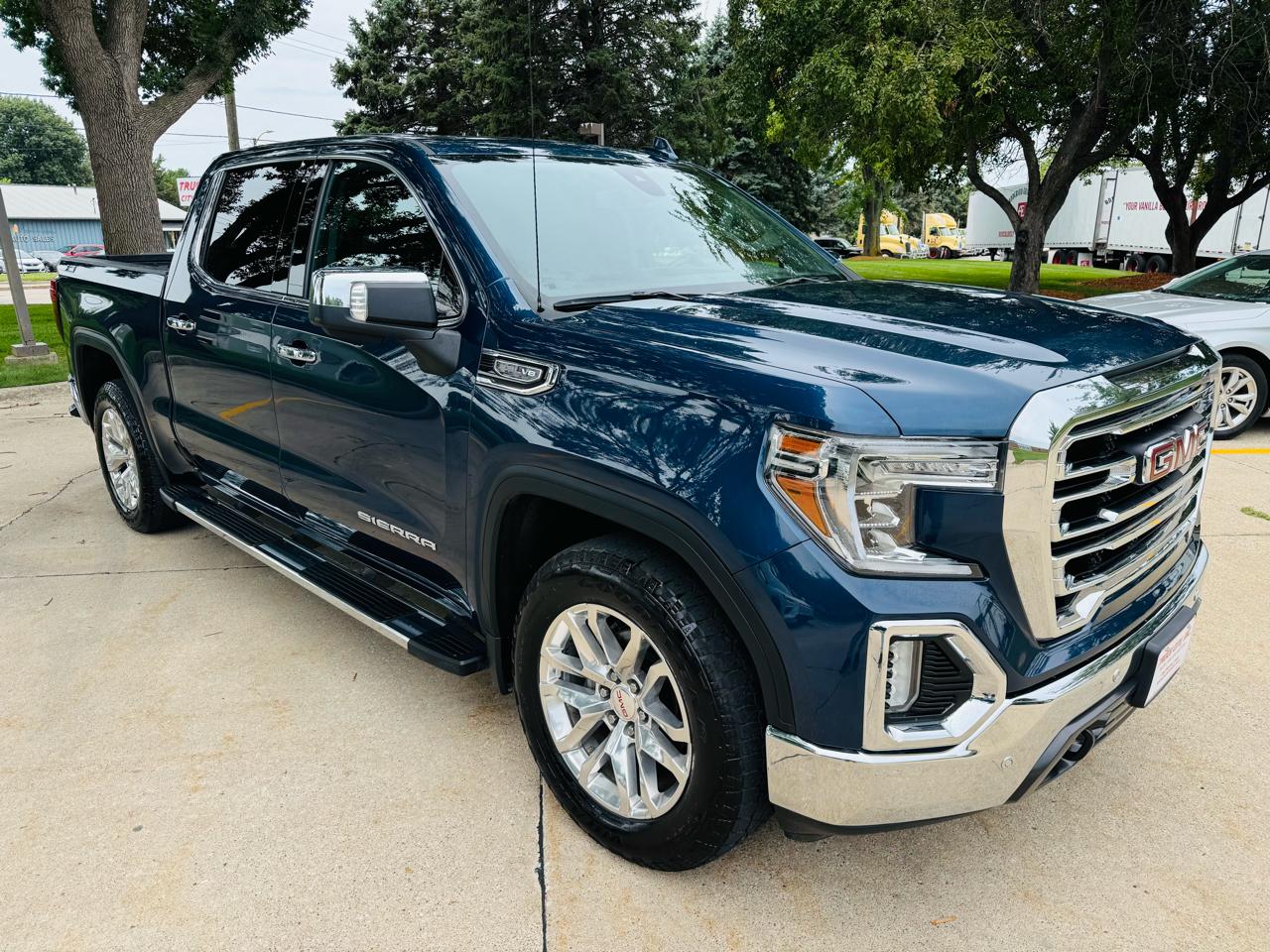 GMC Sierra 1500 4WD Crew Cab 153.0" SLT 2019