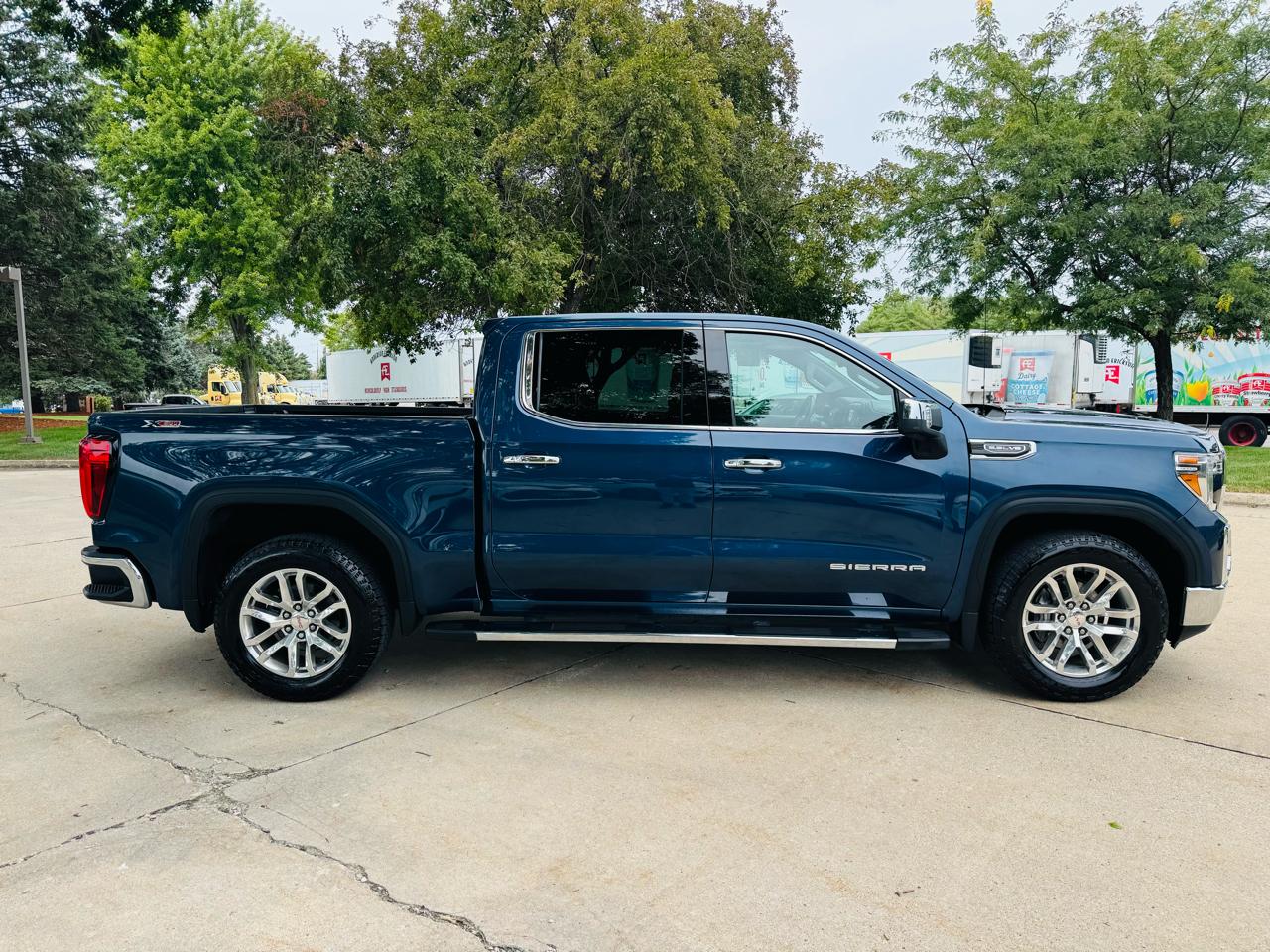 GMC Sierra 1500 4WD Crew Cab 153.0" SLT 2019