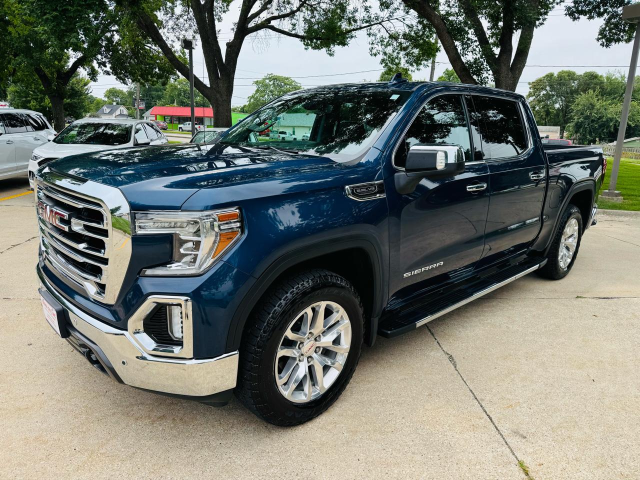 GMC Sierra 1500 4WD Crew Cab 153.0" SLT 2019