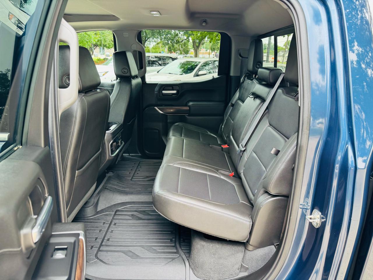 GMC Sierra 1500 4WD Crew Cab 153.0" SLT 2019