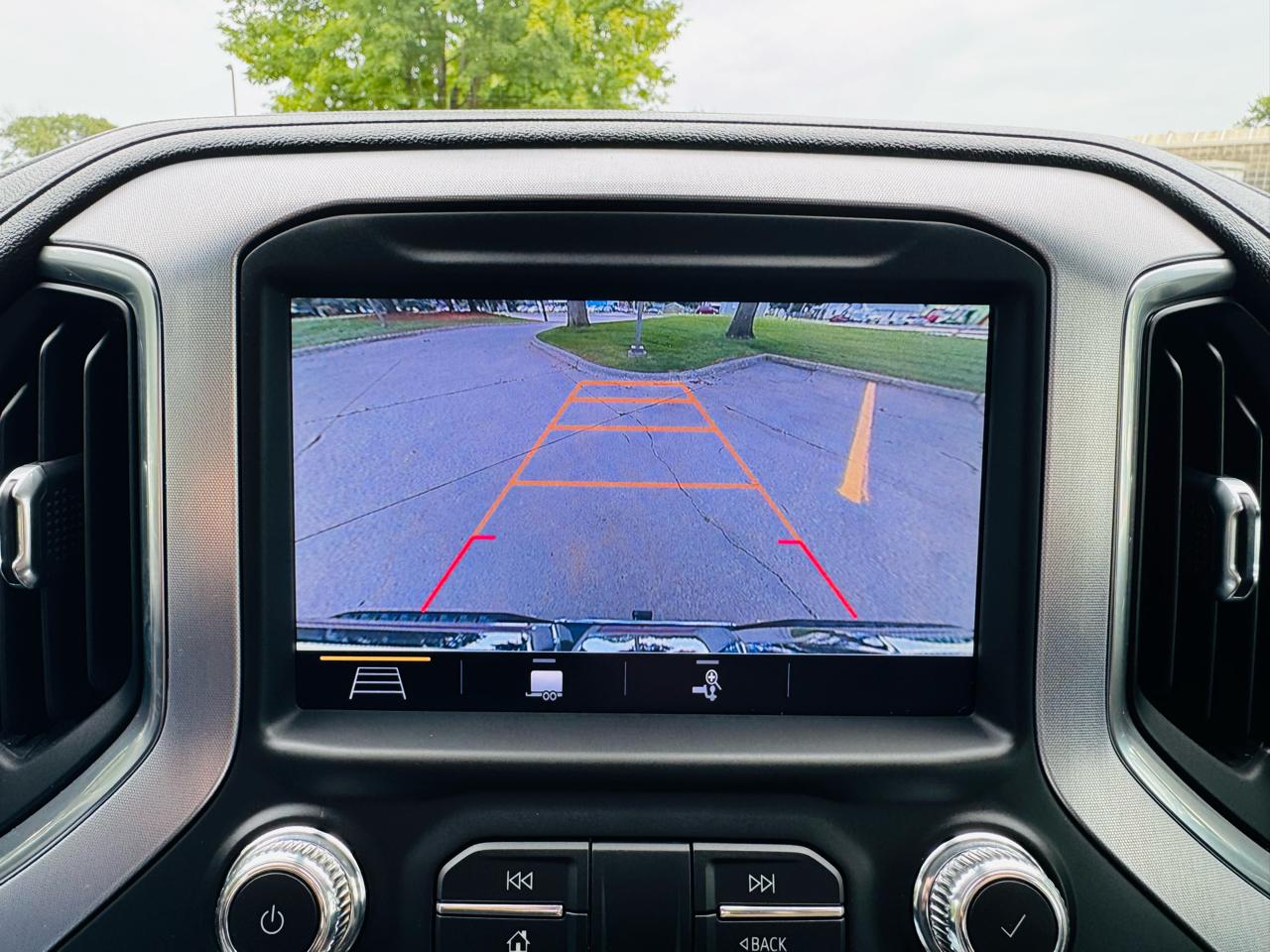 GMC Sierra 1500 4WD Crew Cab 153.0" SLT 2019