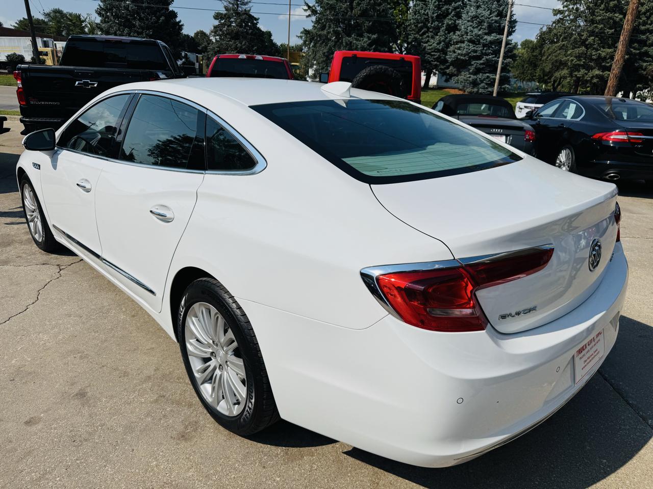 Buick LaCrosse 4dr Sdn Premium FWD 2018