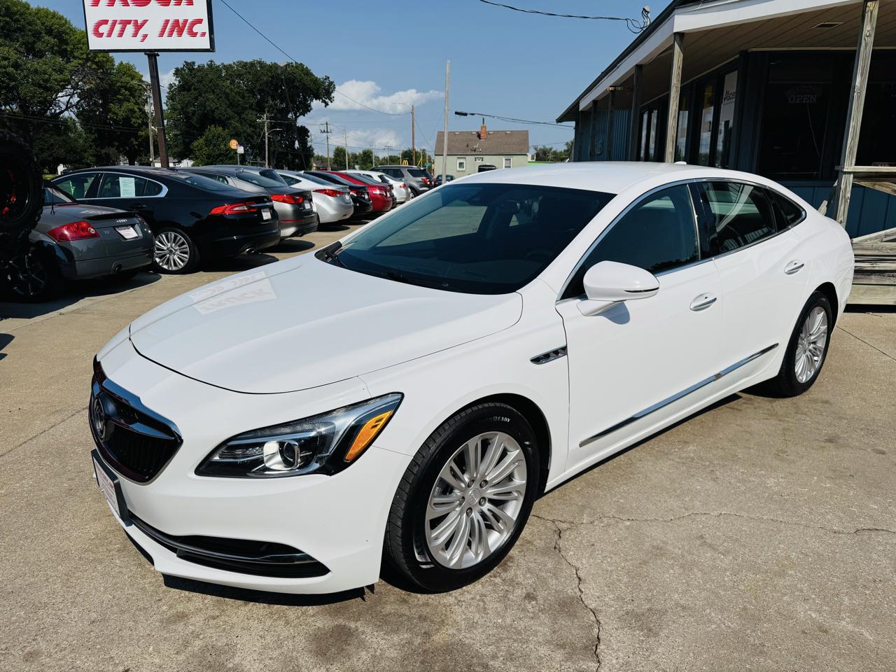 Buick LaCrosse 4dr Sdn Premium FWD 2018